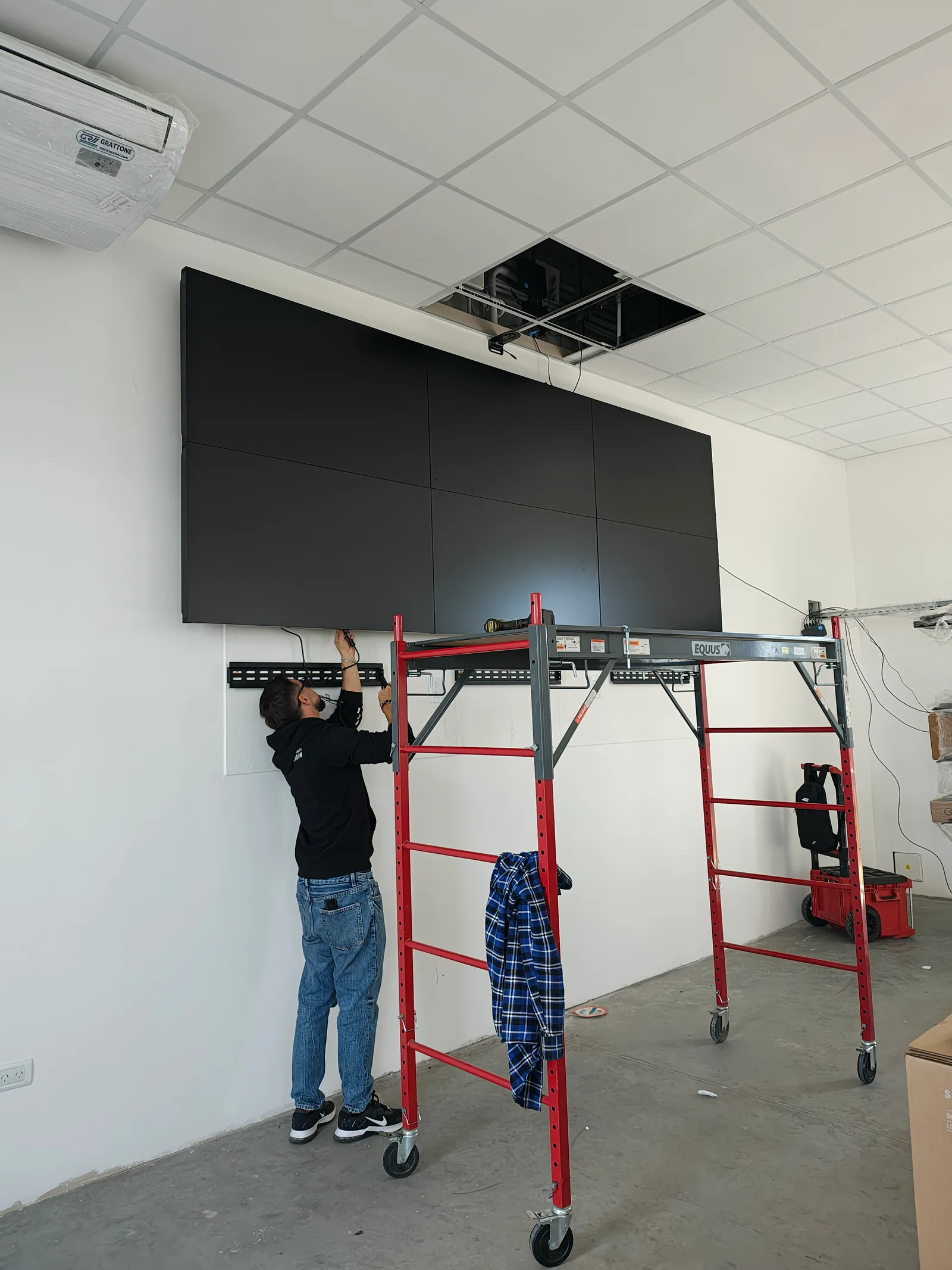 Instalación de videowall en sala